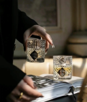 水杯分享日常美甲(生命的重点不是拥有，而是存在。你可以用钱能买到的所有东西把自己团团围住，但你依然会是最可悲的人。“如果我有……就会很快乐”症候群是个大骗局，如果你只在物质事物上寻找快乐，那么东西再多也不够。 )-喵神素材库