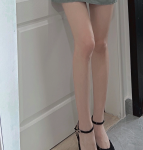 穿搭高跟鞋凉鞋(今年最爆款的尖头高跟鞋，各大平台博主都在推现在入手还来得及，让很多人痴迷)-喵神素材库