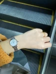 6女士手表阿玛尼阿玛尼手表  (本来很纠结买DW还是阿玛尼的后来想想DW很廉价的感觉 想着买阿玛尼回来试一试不行退了 没想到有点好)-喵神素材库