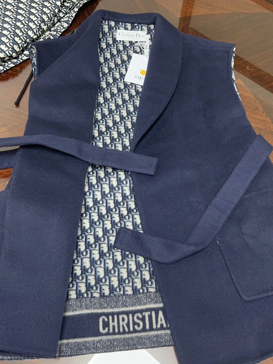 3奢饰品购物衣服服装大衣迪奥女包女鞋高跟鞋普拉达(因为疫情的原因 国外的物流太不给力了 收到的衣服都不可以穿了 新款变老款 )-喵神素材库