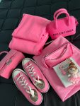鞋衣服包包玩偶(喜欢粉色是从小到大唯一没变过的执着，也很庆幸自己始终如一的少女心)-喵神素材库