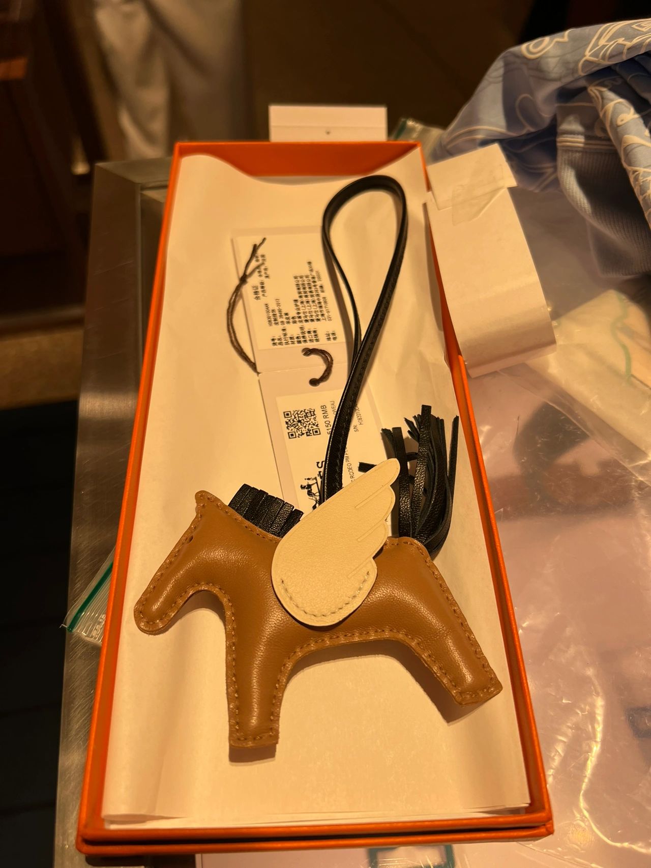 3奢侈品爱马仕小马挂件配货收到礼物(没想到第一匹小飞马是棕色的，刚好最近拿了几个棕色的包 )-喵神素材库