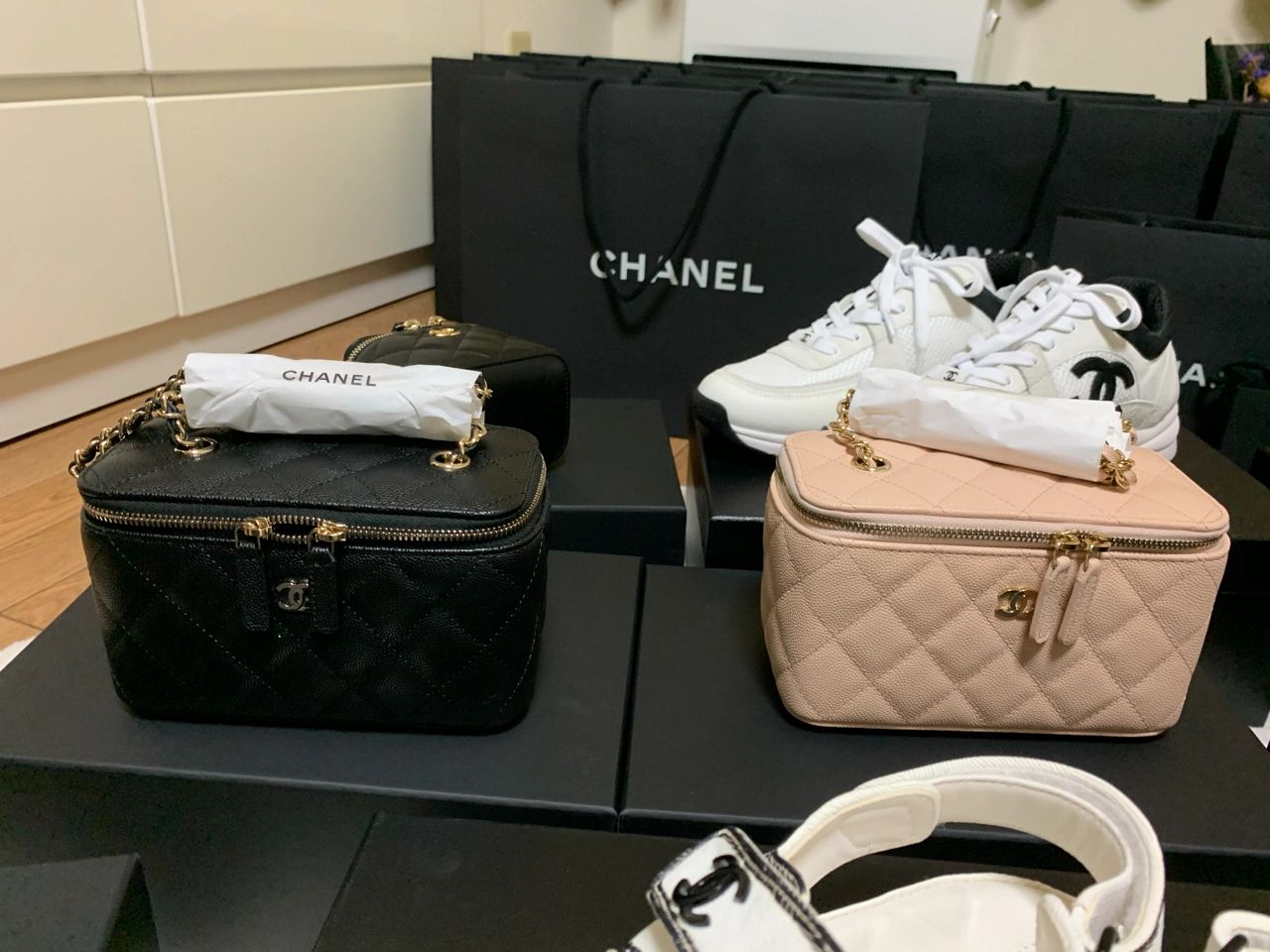 3奢侈品购物收到礼物香奈儿女包首饰耳钉(牛仔方胖子不是一般的难买)-喵神素材库