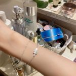 3奢饰品tiffany手链梳妆台护肤品(很小很精致很闪但因为双层又不毁显得单薄 什么肤色都能戴！)-喵神素材库