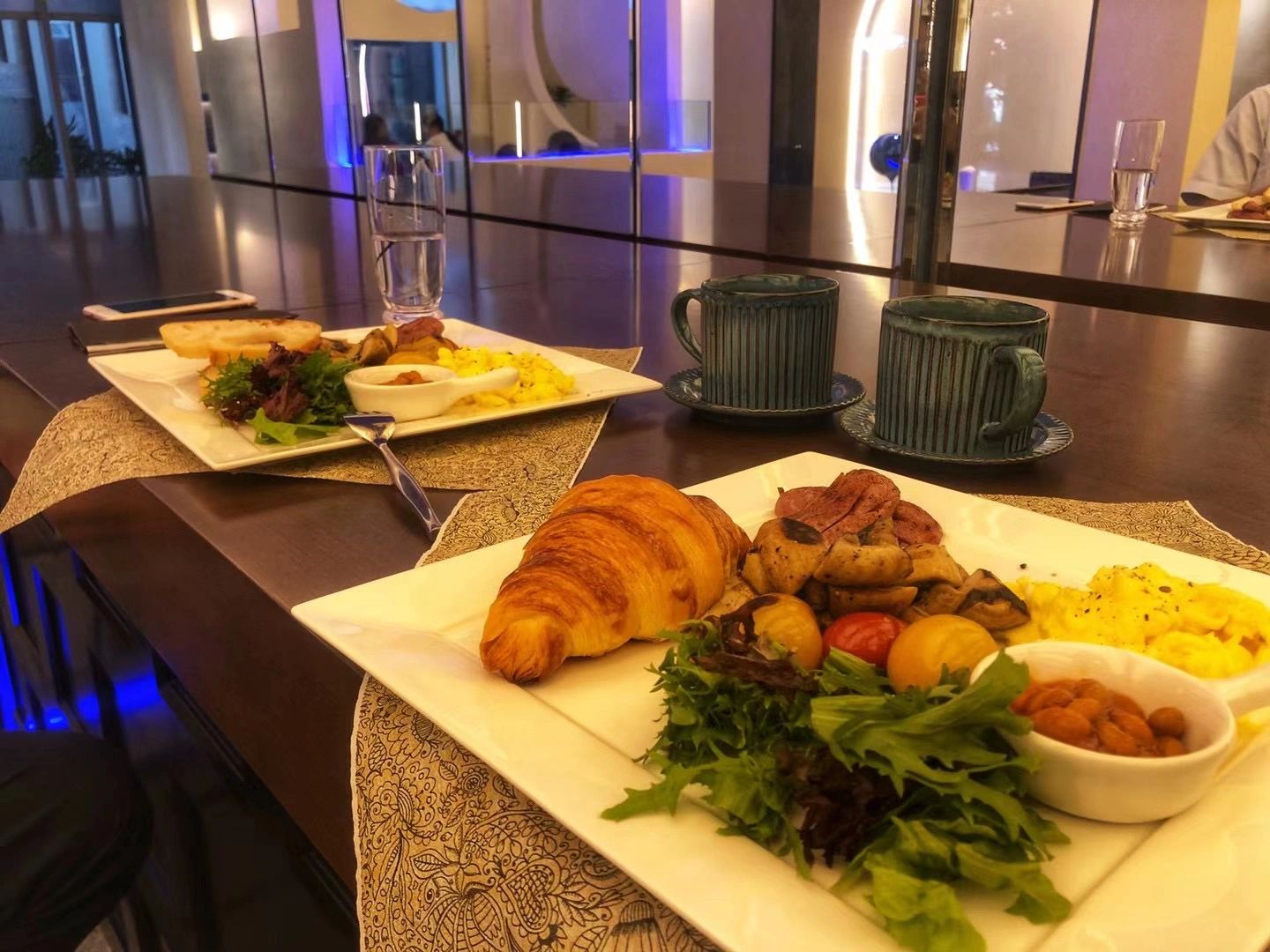 约会氛围感美食西餐调酒威士忌网购开箱(氛围感十足啊。还有不足的地方吗 ？)-喵神素材库