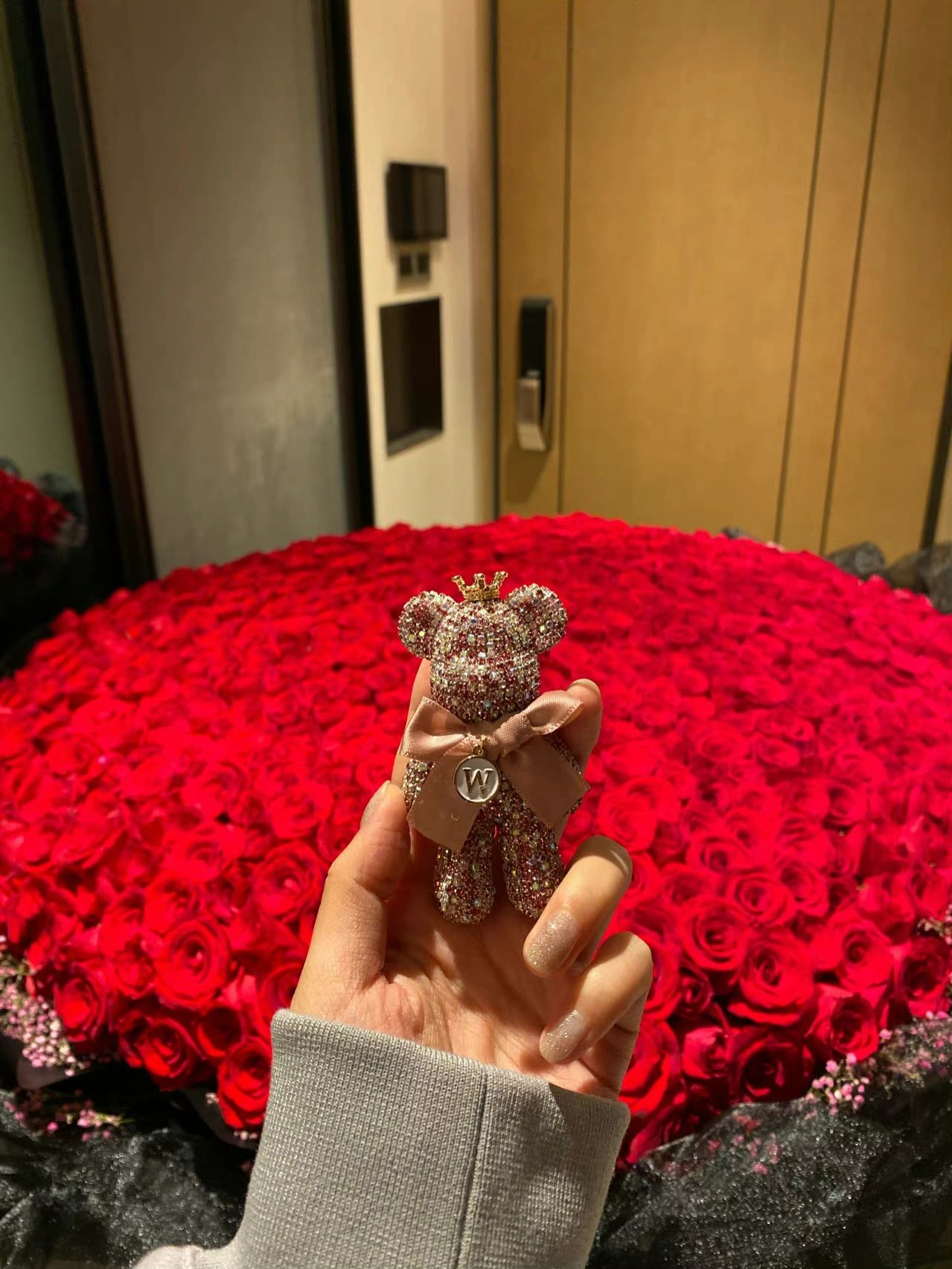 鲜花花束玫瑰仪式感秀恩爱(我要的不是花,是仪式感,是被牵挂,是浪漫,是爱,是不被敷衍！ )-喵神素材库