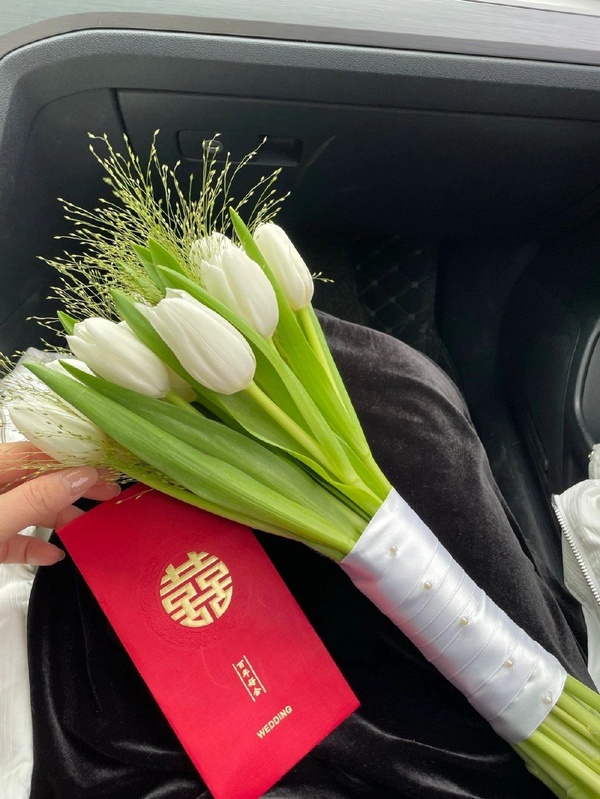 鲜花花束喜帖结婚葛优瘫(生活再糟，也不妨碍你越来越好。)-喵神素材库