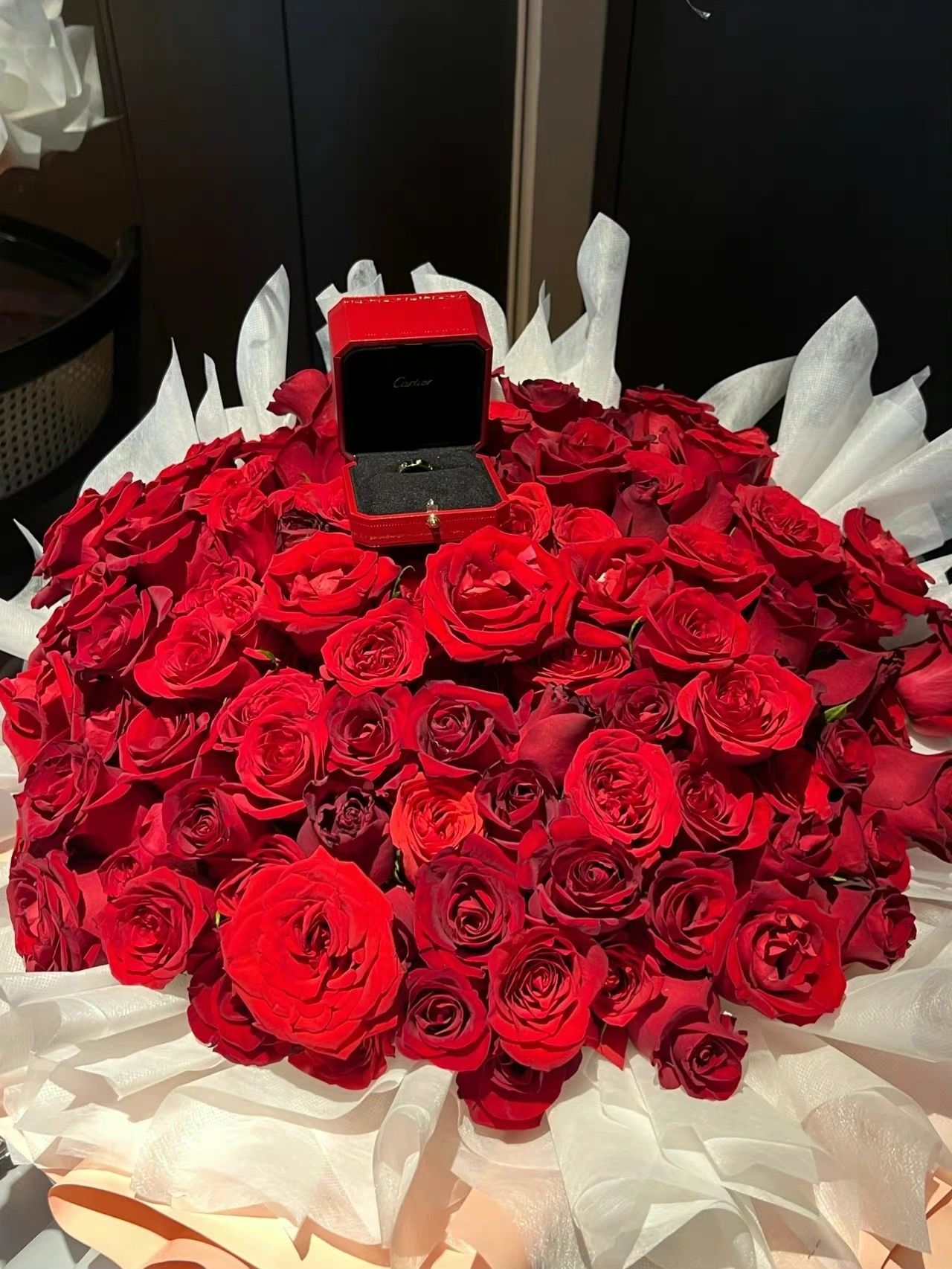 鲜花花束礼物秀恩爱(世界在下沉，我们在恋爱。)-喵神素材库