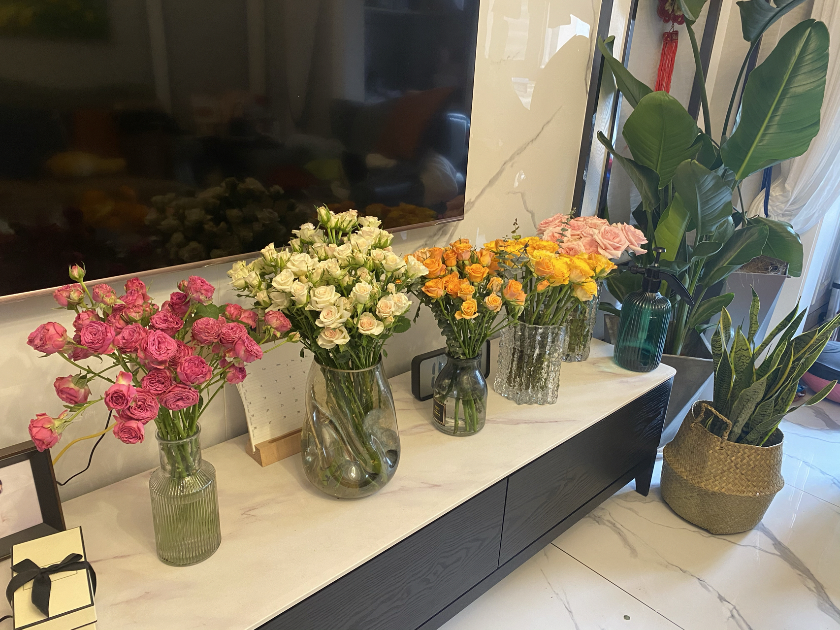 鲜花花卉插花(剪花醒花整理，最后结果很满意，这些花一共140多块钱，还是很值得的 )-喵神素材库