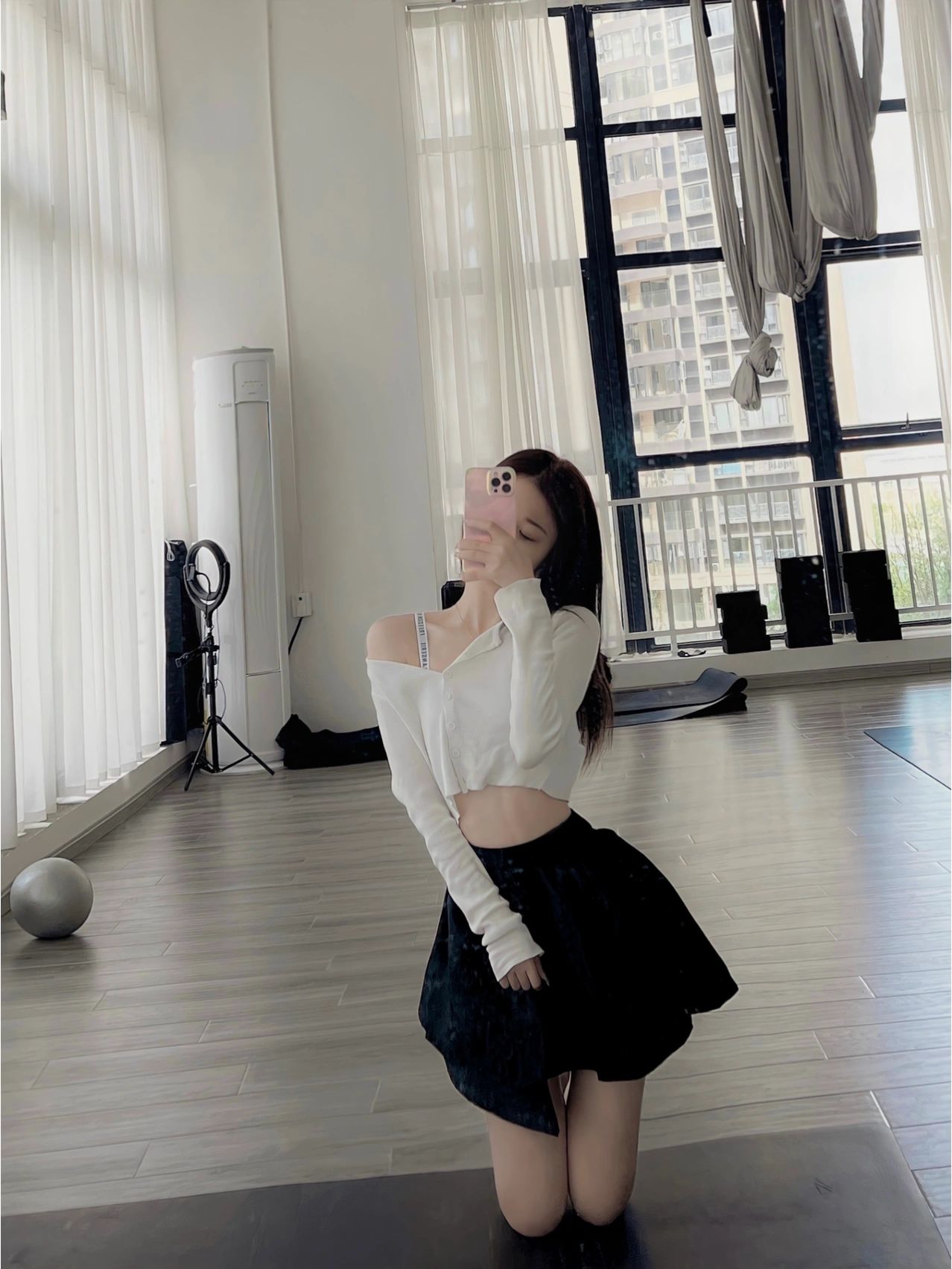 5美女衣服穿搭手机自拍(雾失楼台，月迷津渡。)-喵神素材库