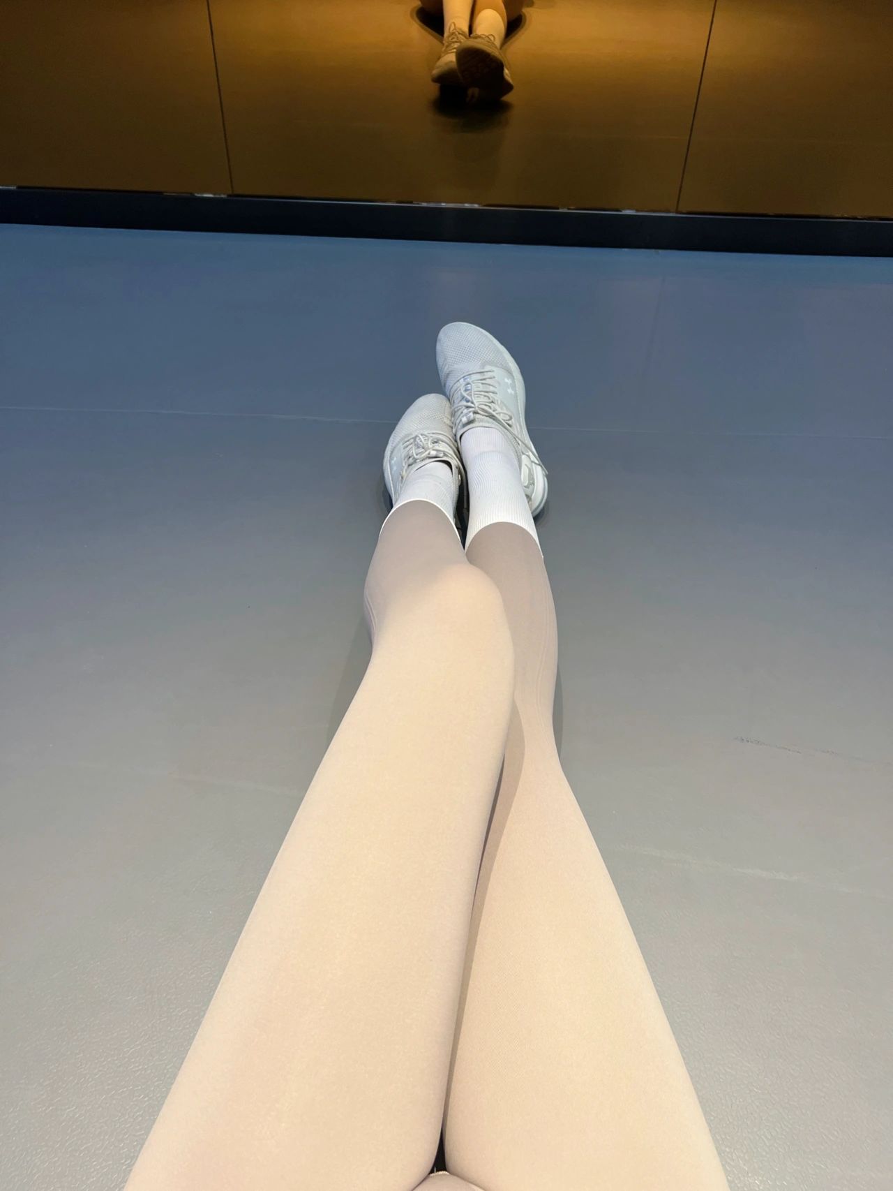 5美女健身服穿搭手机自拍(认真贯彻“关你什么事”和“关我什么事”能避免大部分的内耗)-喵神素材库