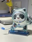 1冰墩墩手办公仔冬奥会吉祥物纪念品(虽然我没看冬奥会 但是 它好可爱这个是我爸送我的 我也不太清楚怎么买 名字是冰球造型手办！\\t)-喵神素材库