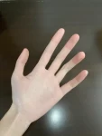 3钢琴音乐演奏弹钢琴乐器Lv白贝母手链穿搭(白贝母柔和的色调看着很是舒服，在自然光下更美，上手效果特别好看)-喵神素材库