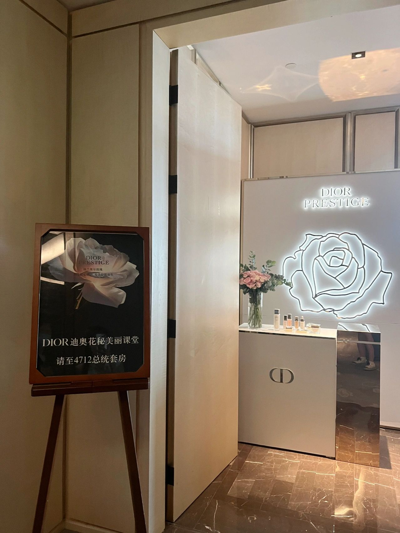 3奢侈品迪奥香水珠宝手镯( 整个过程体验很棒 很愉悦。)-喵神素材库