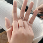 牵手秀恩爱情侣戒指对戒( 浪漫爱情划出一道弧线，形成美妙的 “∞”无穷符号 将彼此相合的灵魂紧紧相连 热爱-所以有理由和答案)-喵神素材库