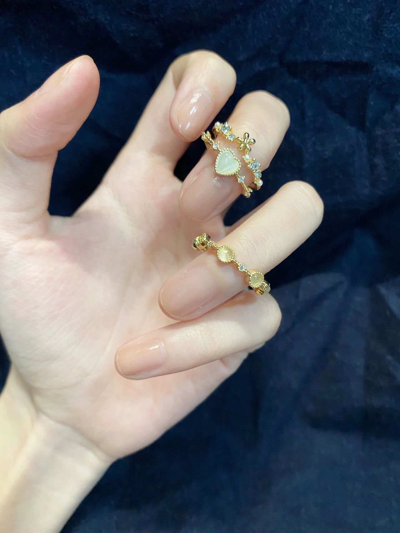 手戒指拍照手机追剧(我的手真的太美啦)-喵神素材库