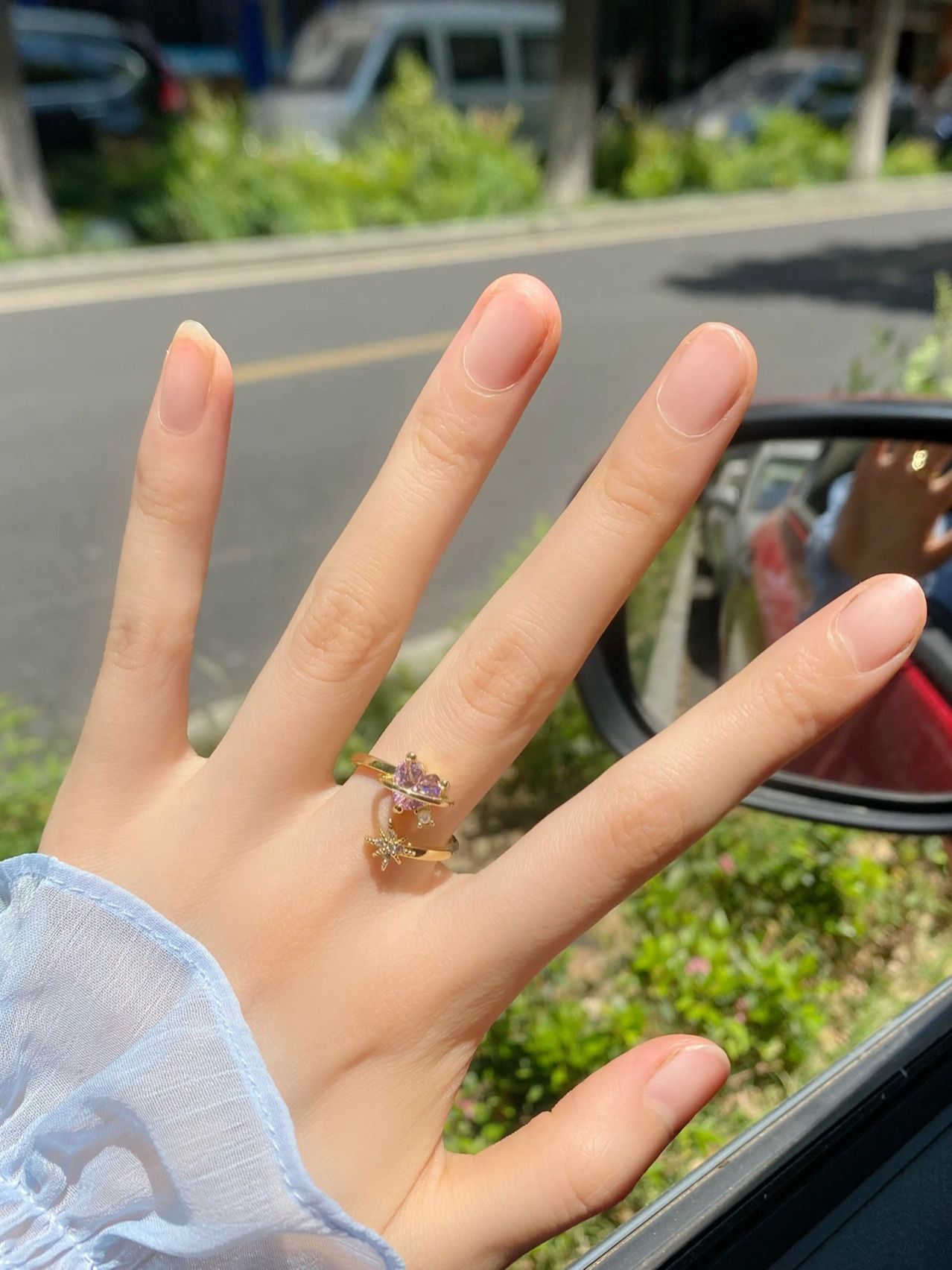 手手控戒指开车(看着自己的手和戒指也是超开心)-喵神素材库