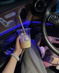 女司机内饰瑞幸咖啡玉手镯(你以为我在妥协 其实我在和你道别)-喵神素材库