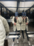 1穿搭美女上班手机拍照(想吃掉难过 但是它太大了)-喵神素材库