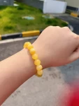 3文玩蜜蜡手串美甲(这首诗写了好多遍，怎么排版都不舒服，总算有个稍微满意点的了，今天等了很久的手串到了，开心，盘起来)-喵神素材库