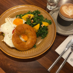 早餐咖啡甜点(对于经营了五十年甚至一百年的老店以及一流的品牌来说，最大的财富便是信用。那种只要看到名字就会让人相信“只要是这家店一定没问题”，这样的信用成就不是一朝一夕达成的，因而极具价值。)-喵神素材库